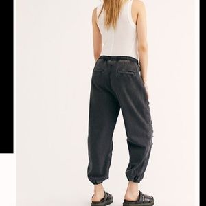 sloane destructed joggers